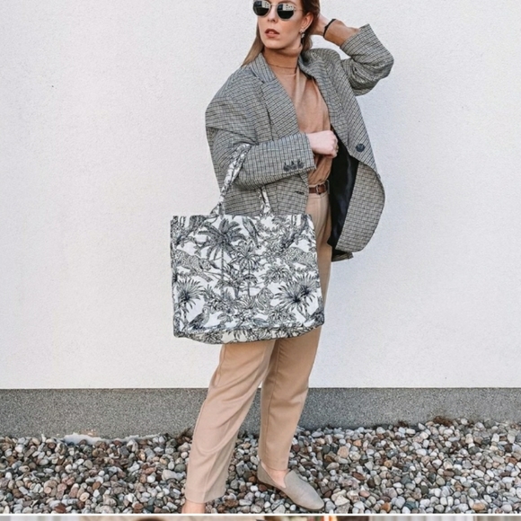 H&M Jacquard Tote Blogger's favorite - Picture 5 of 7